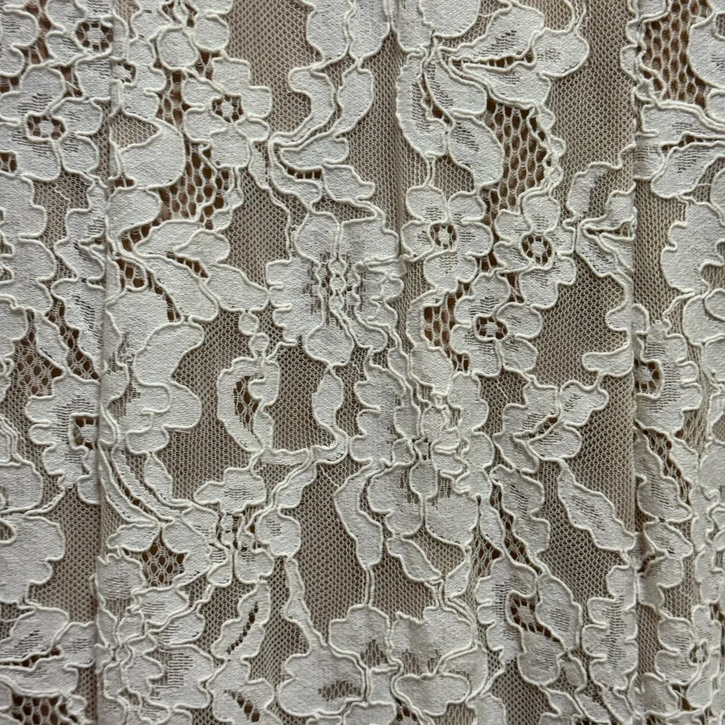 David's Bridal Ivory Lace Mermaid Wedding Gown Sz 4/6 - Image 4