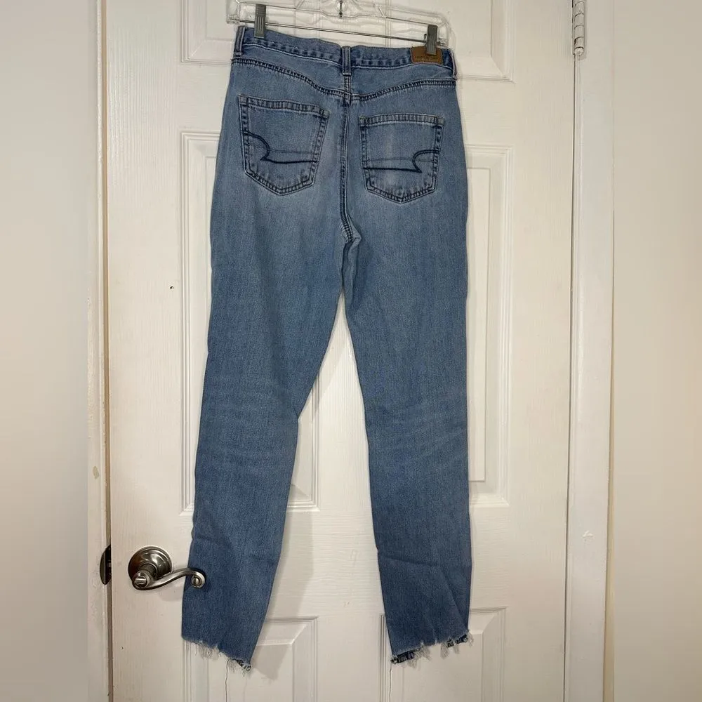American Eagle Mom High Waisted Distressed Med Light Wash Jeans size 4L - Image 2