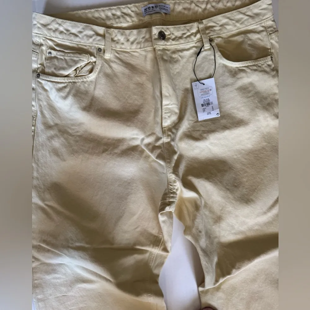 Primark women’s jeans, high waisted wide leg yellow, ankle vents yellow denim 16 - Image 4