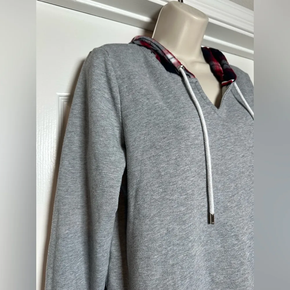 Vintage Tommy Hilfiger Denim Classic 90s Red Plaid Long Sleeve Hoodie Sweatshirt - Image 4