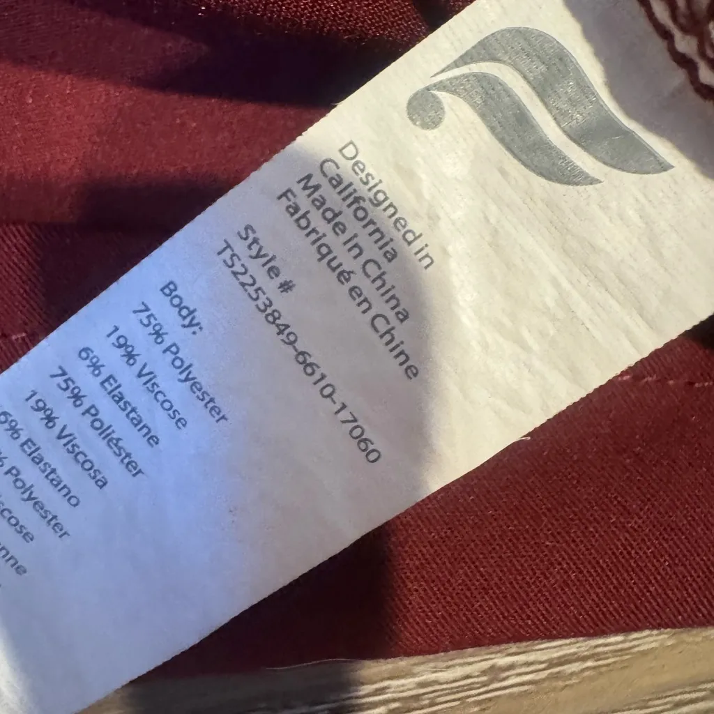 Fabletics Maroon Color Scrub Top unisex size Xl - Image 3