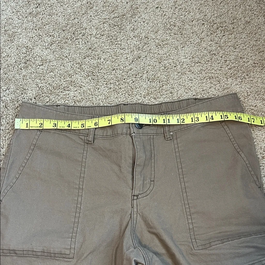 Wild Fable Tan Cargo Pants Size Medium - Image 7