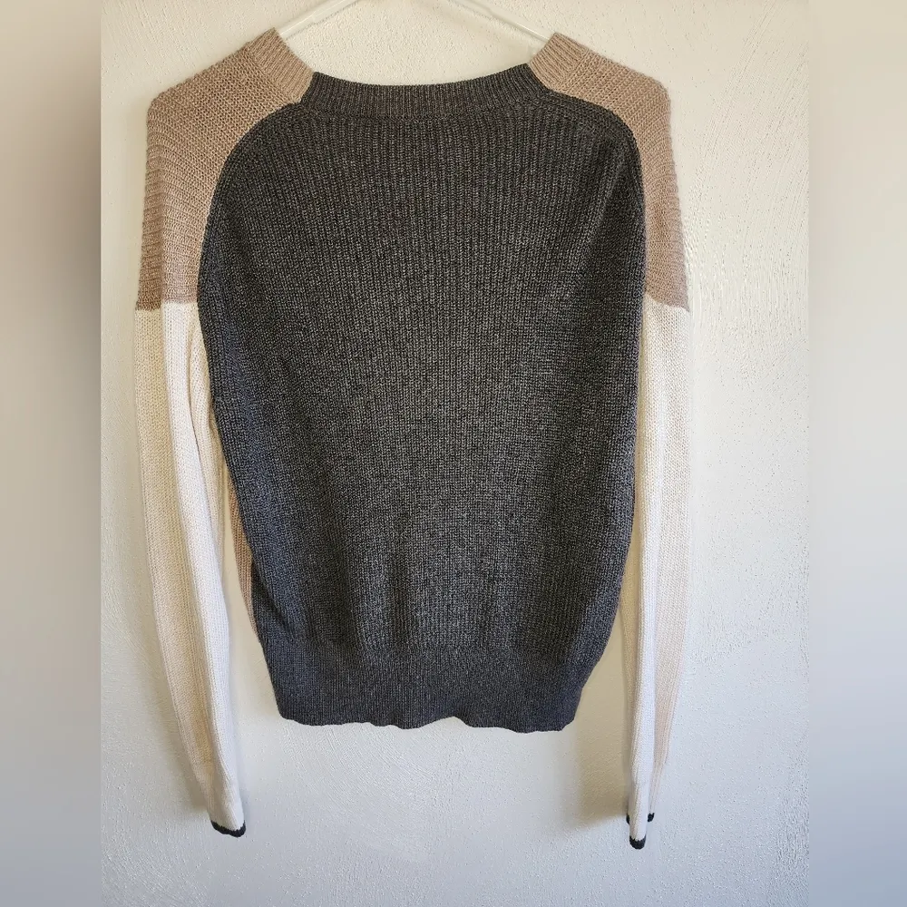 Splendid Women's Colorblock VNeck Pullover Knit Sweater Beige White Gray XS - Image 4