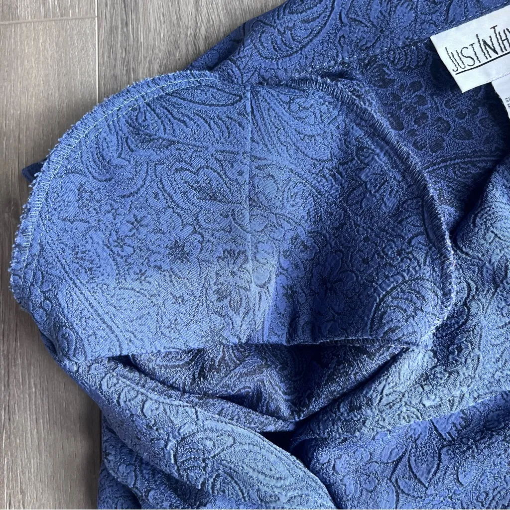 Vintage 80s Women's Blue Paisley Top Blazer Blouse with shoulder pads 14 - Image 5