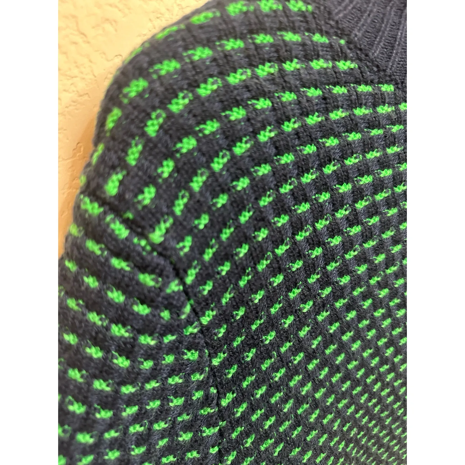 EUC J Crew Mock Turtleneck Navy Blue and Kelly Green Textured Sweater Size S - Image 2