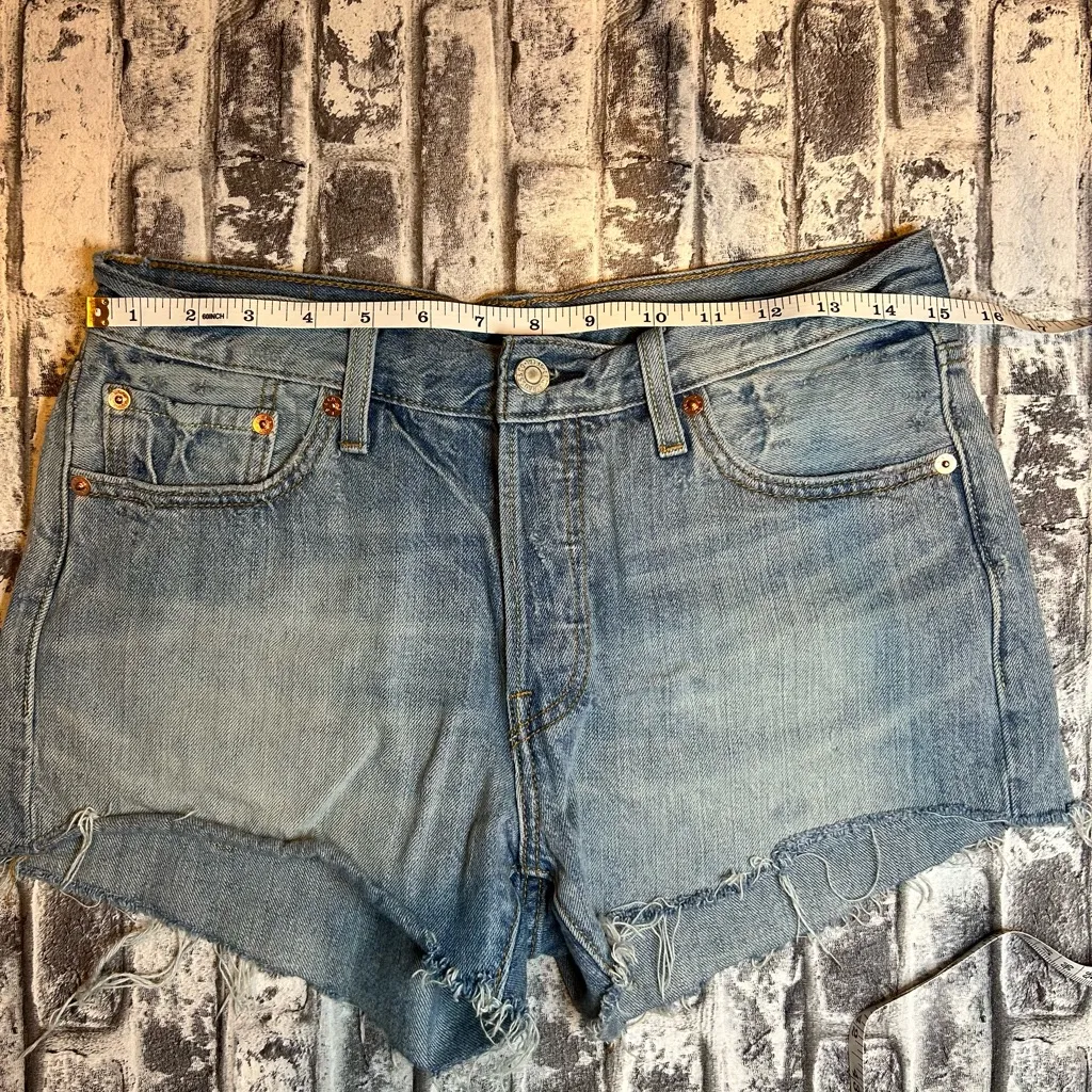 Levi's Light Blue Frayed Jean Shorts - Image 5