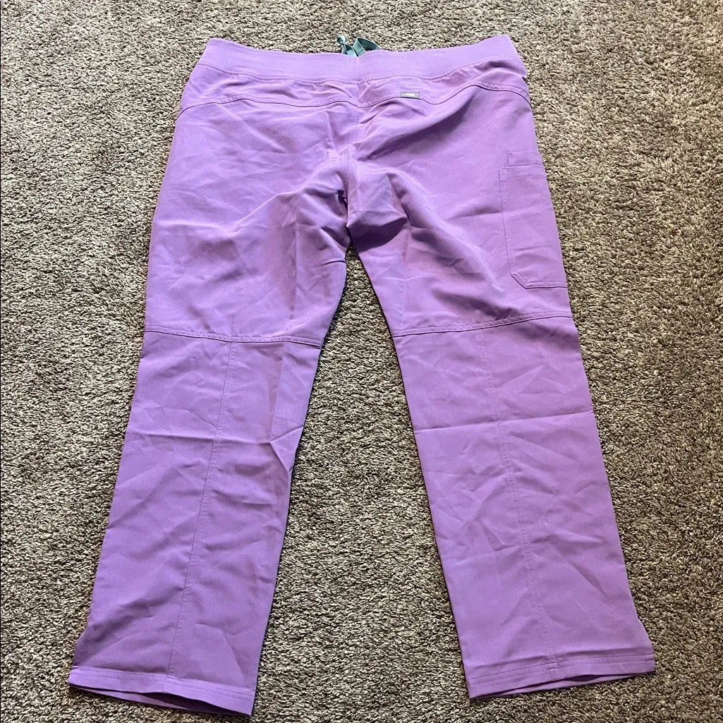 Figs Women’s Kade Cargo Scrub Pants Lilac Dawn XL - Image 7