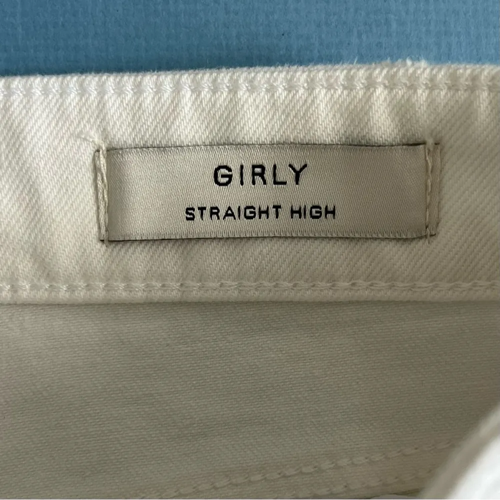 NWT Guess Girly High Rise Straight Leg White Horse Jeans - Image 11