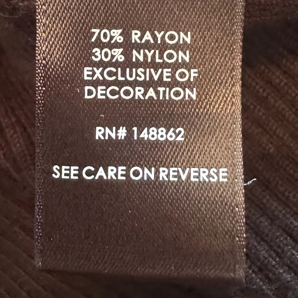 Retro Chic Button Front Crop Cardigan - Image 4