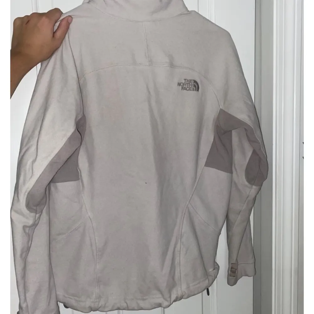 White Northface Fleece Zip Up - Image 4