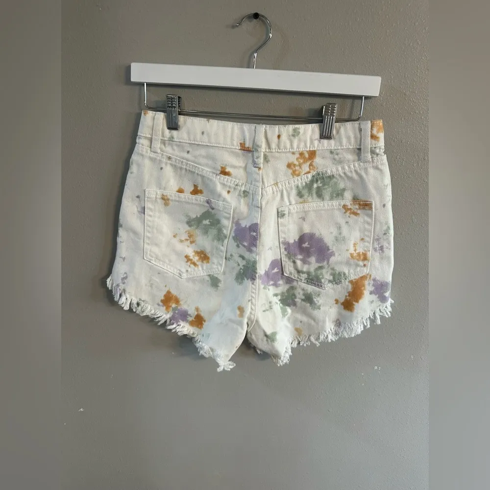 2/$10 Wild Fable White and Multicolor Frayed Jean Shorts - Image 3