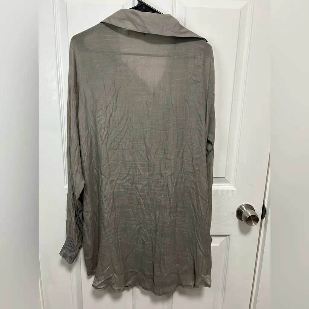 A'Reve Charcoal Lace Women's Blouse Gray Size undefined - Image 5