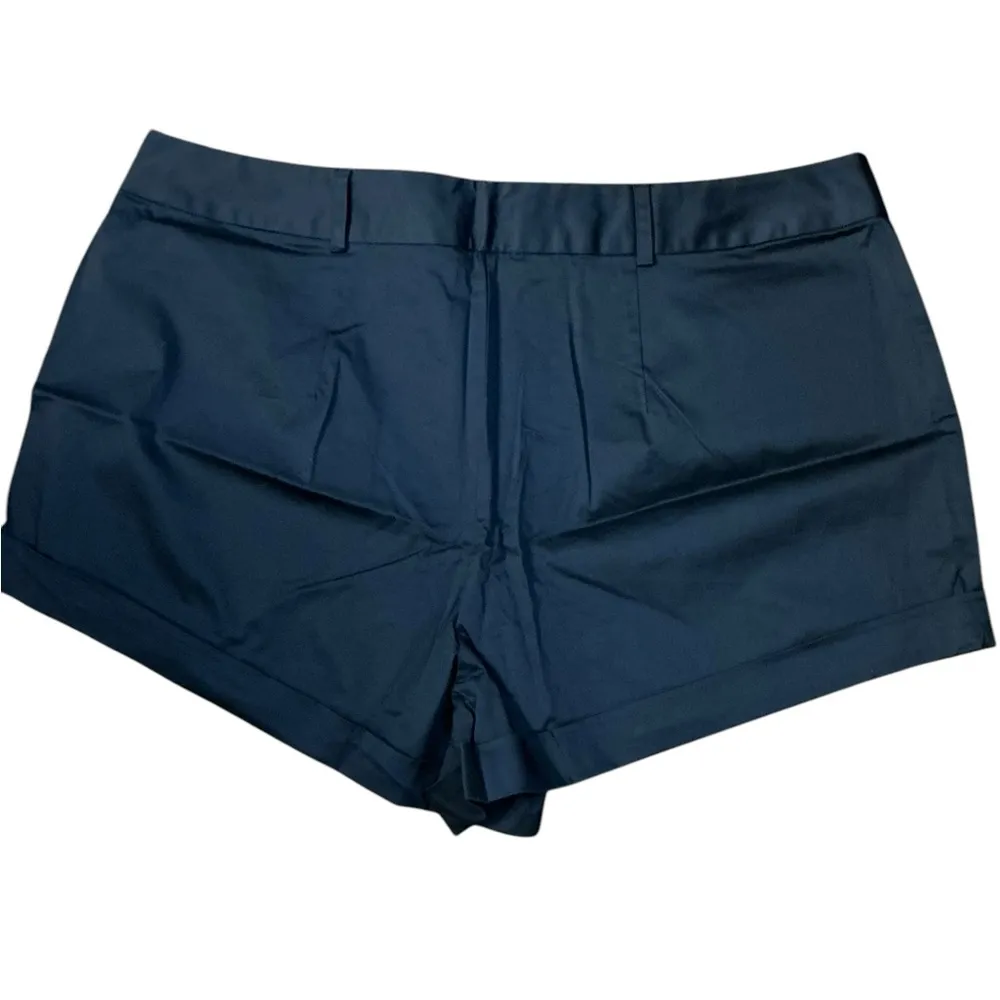 Danielle Bernstein Boyfriend Black shorts from  - Image 3