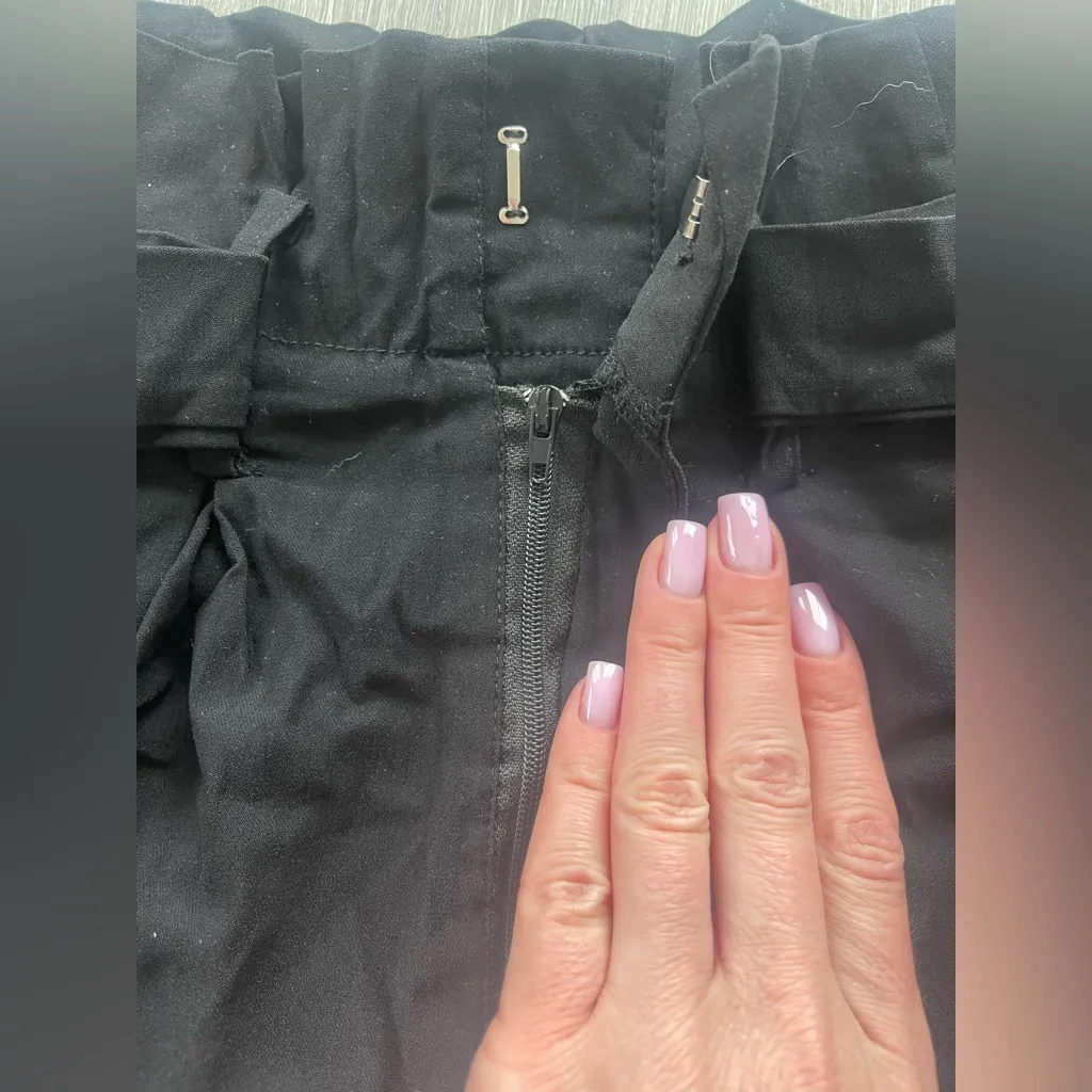 BLACK PAPER BAG STRETCHY SHORTS WITH BELT S - Image 2