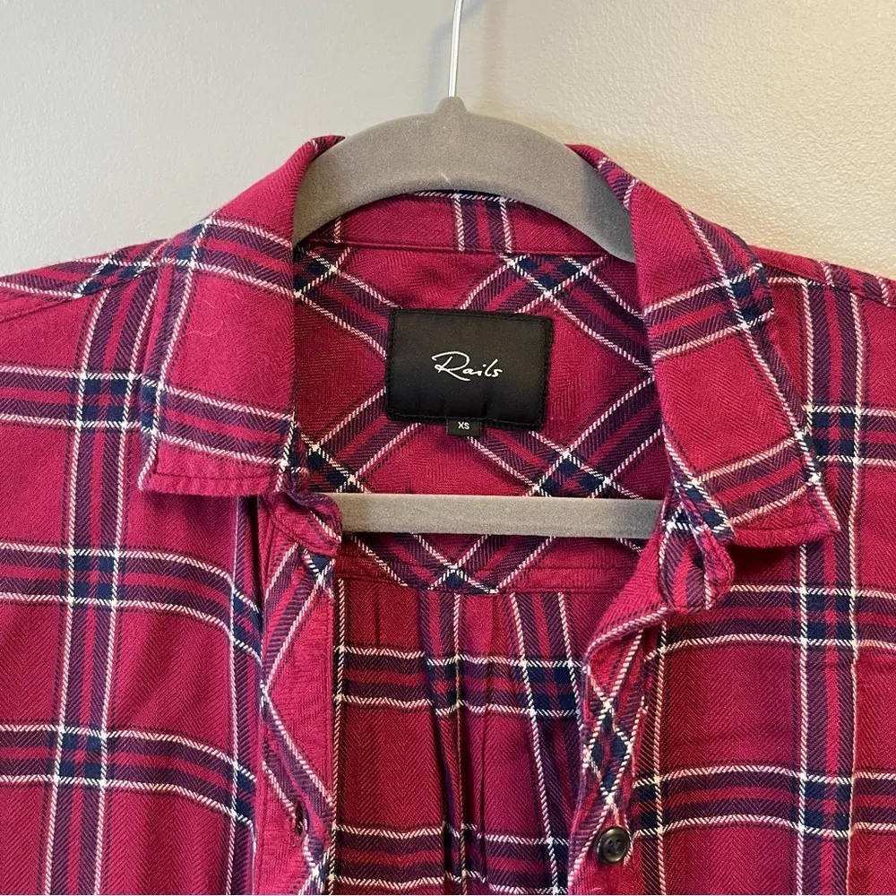 Rails Button Up Hunter Plaid Shirt in Merlot Navy White Sz XS EUC Red Blue - Image 4