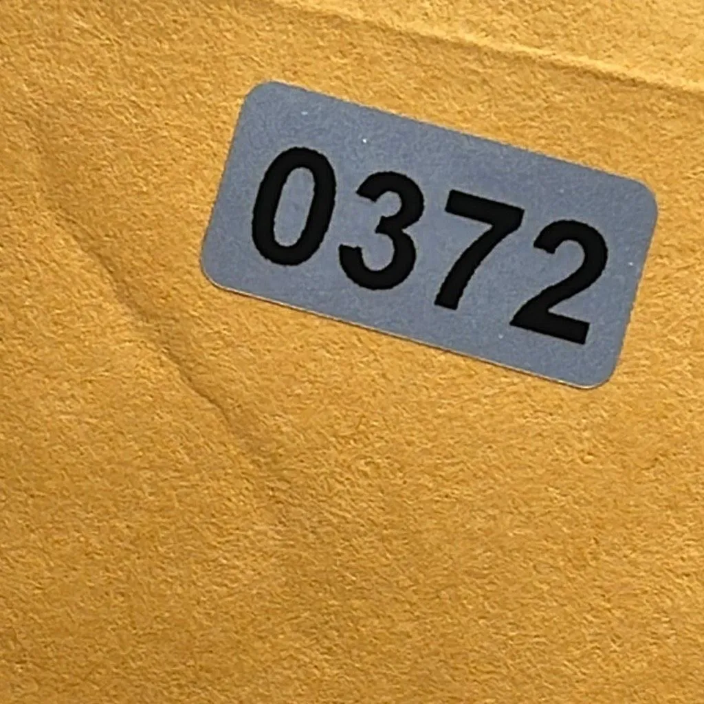 Vintage large Maple leaf timeless brooch. Gold - Image 8