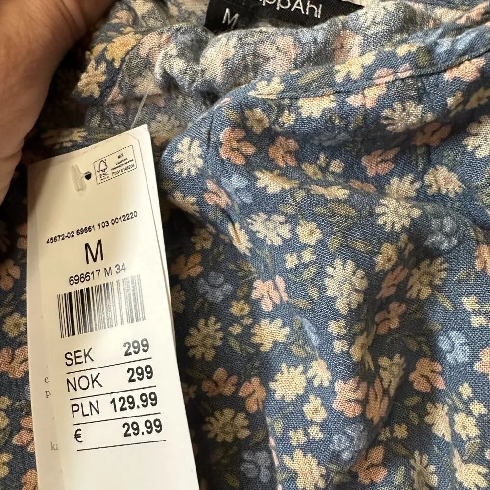 M NWT Wrap Skirt blue floral Size M - Image 3