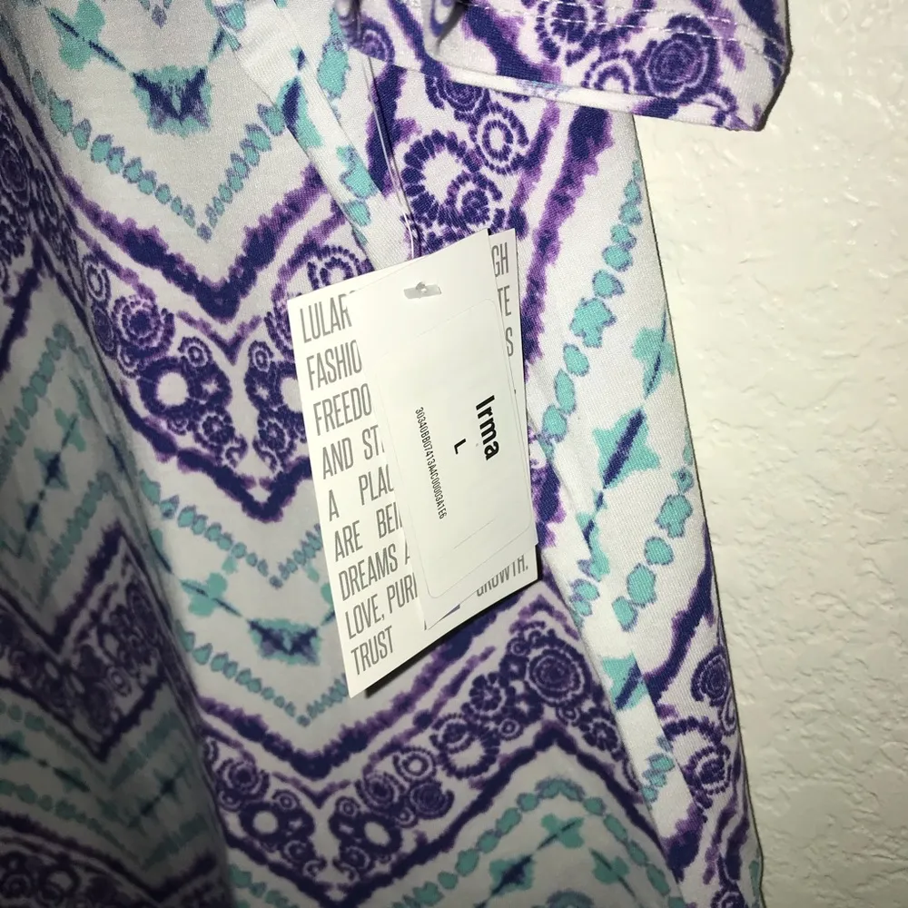 Chevron Tie-Dye Pattern Irma Top LuLaRoe L BNWT - Image 4