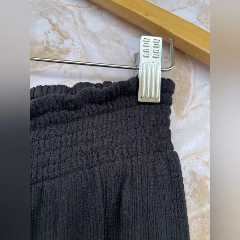 Mille resort and travel smocked waist button front midi skirt size medium Black - Image 7