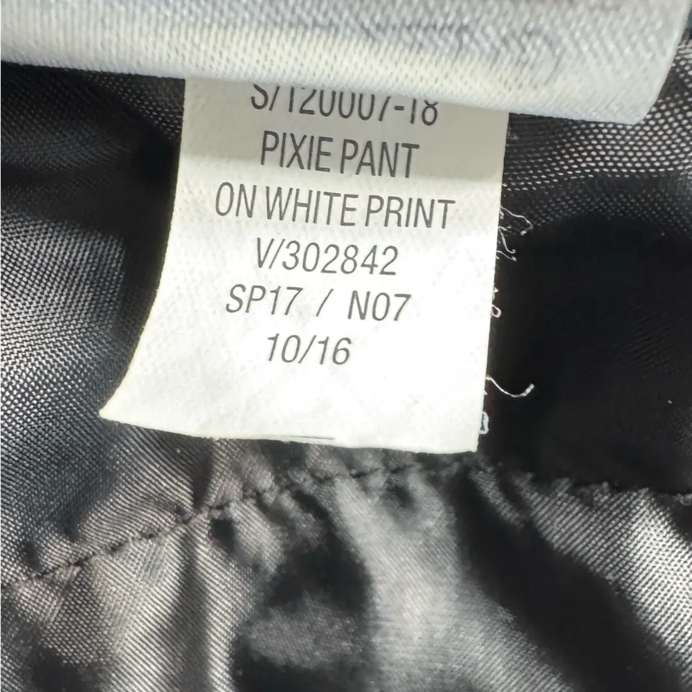 Old Navy Black Pixie Mid-Rise Pants with White Diamond Pattern Size 14 Tall - Image 7