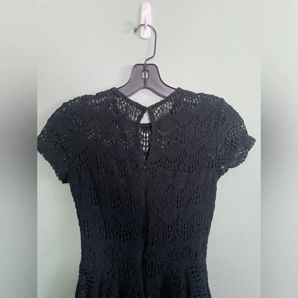 Kendall & Kylie Black Fit and Flare Keyhole Goth Lace Overlay Dress SZ M - Image 5