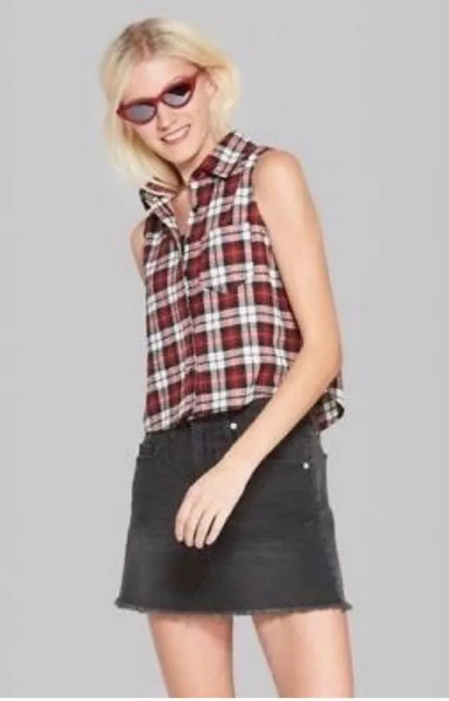 Wild Fable plaid flannel sleeveless button front cropped top XL - Image 3