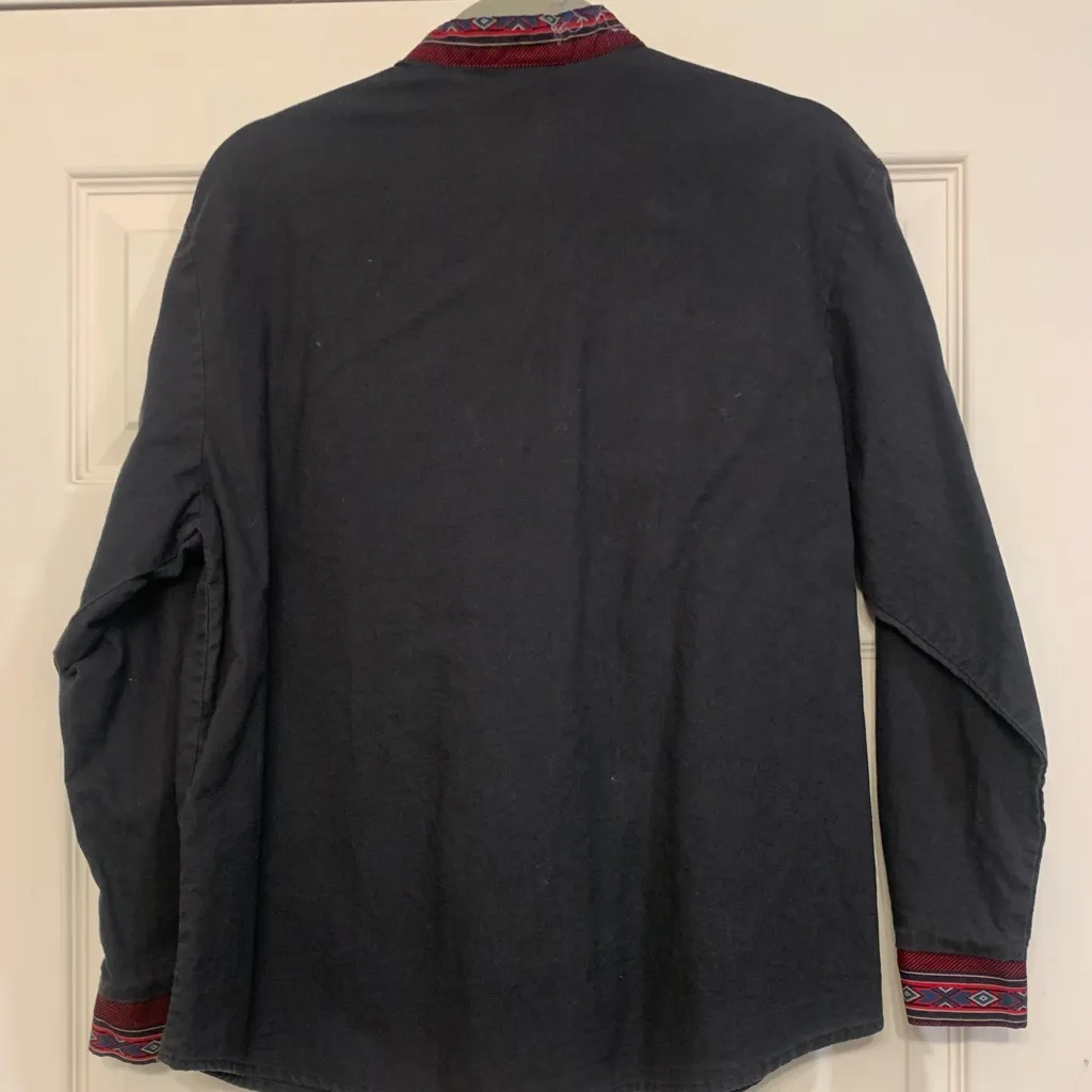 Ozark Mountain Jean Company Black Red Aztec Print Women Western Blouse. 2327 Size M - Image 8