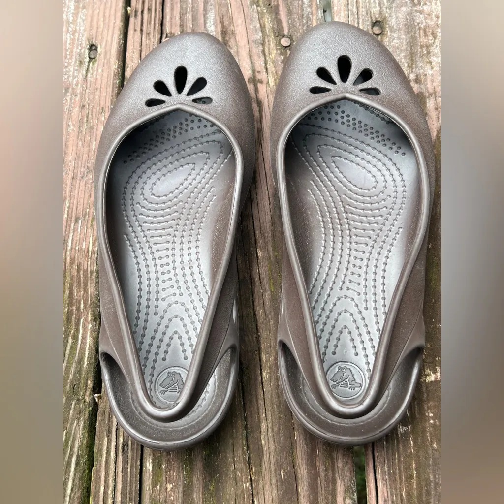 Crocs Taylor Women’s Closed Toe Slingback Brown Casual Comfort Flats 200092|Sz:7 - Image 6