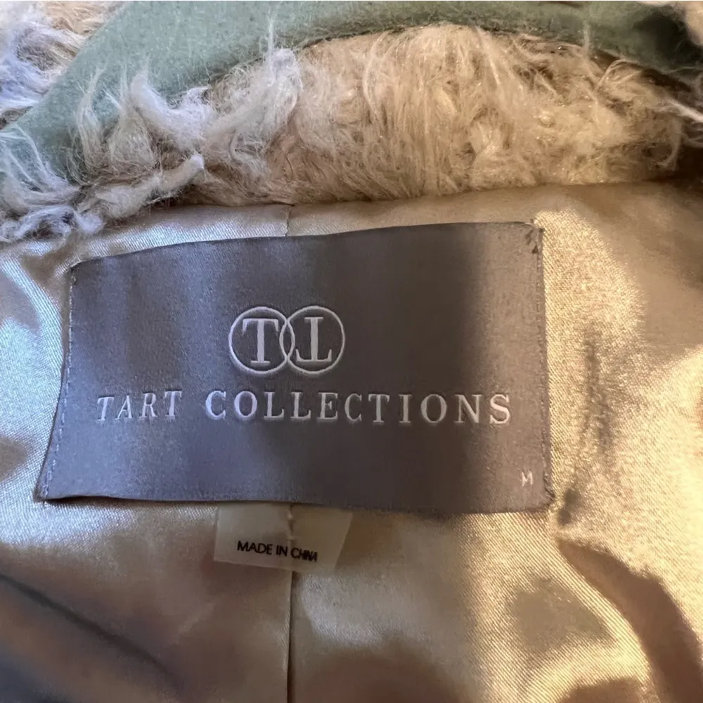 Tart Collections Faux Fur Coat Teddy Soft Cozy Jacket Cream Fury Soft Mob Wives Size M - Image 5