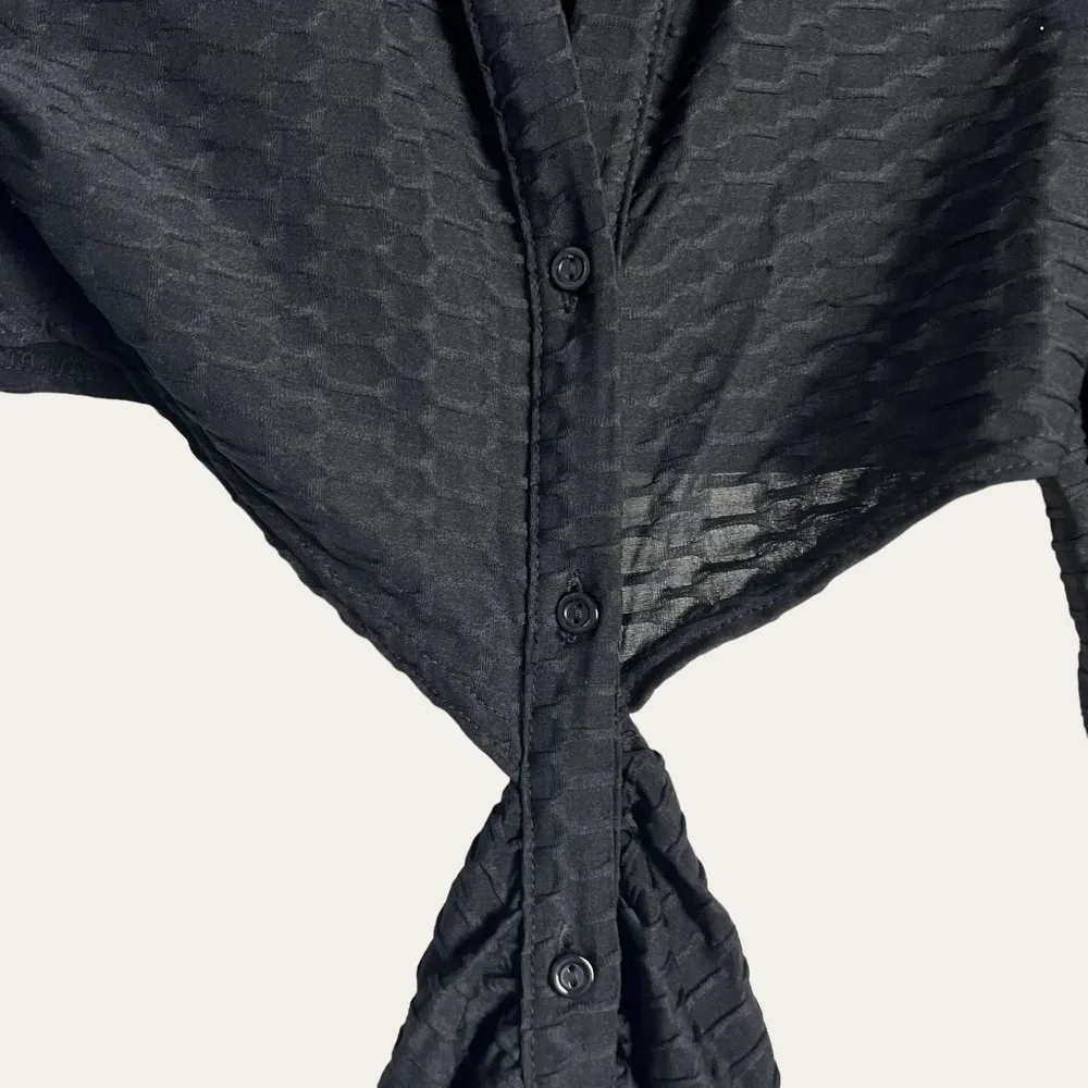 PrettyLittleThing Black Textured Cut Out Waist Midi Shirt Dress Size 2 - Image 4