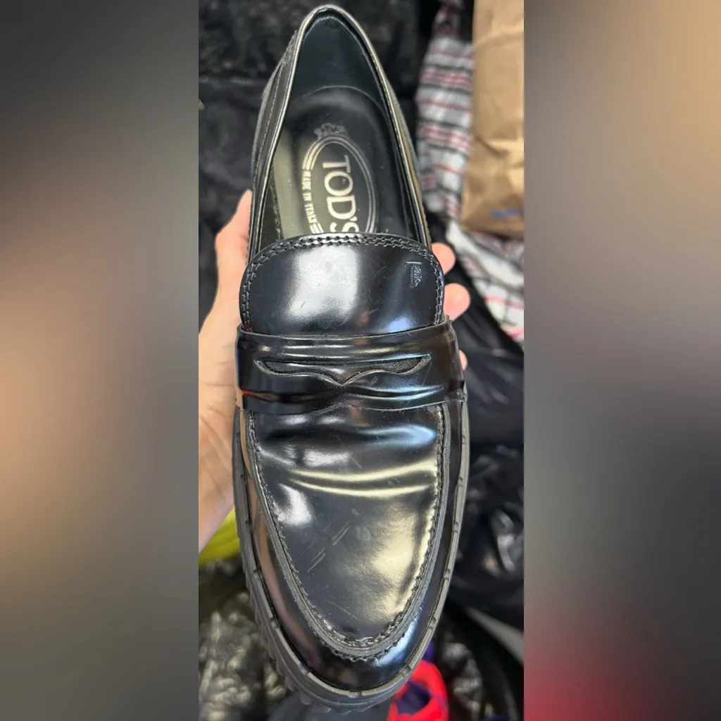 Tod's Sleek Black Leather Slip-On Loafers - Image 4