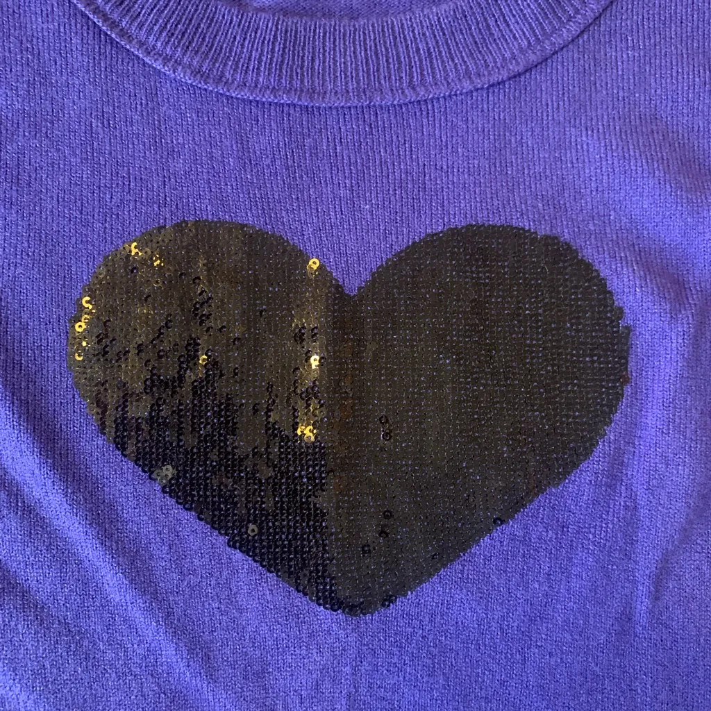 New York & Company Violet Sweater with Black Heart Design Blue Size M - Image 3