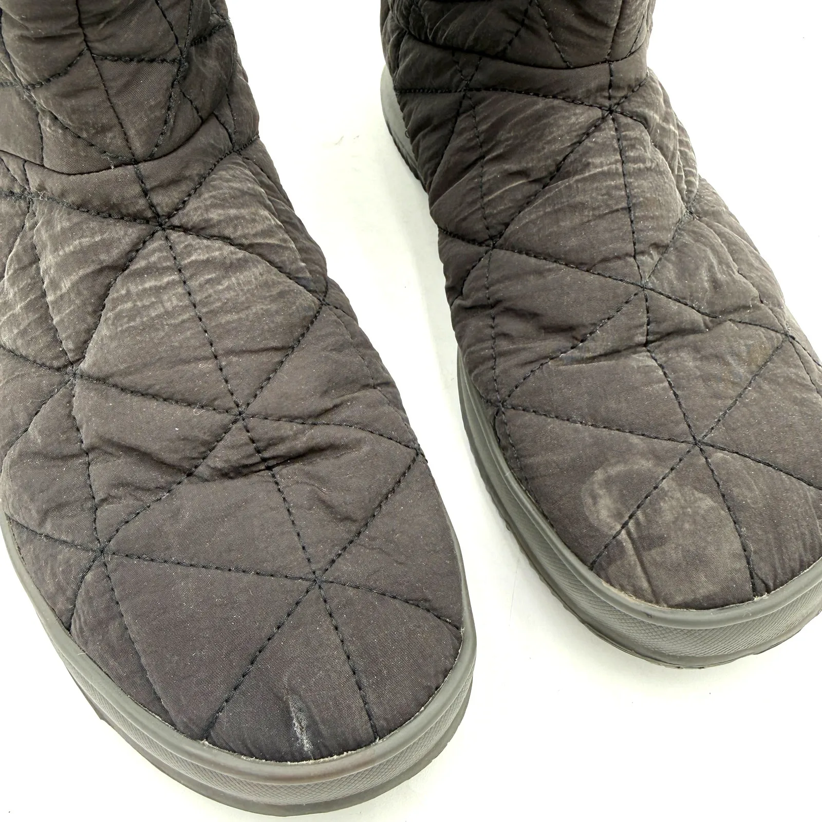 Bogs Women's Black Quilted Snowday Tall Boots Size 11 - Image 3