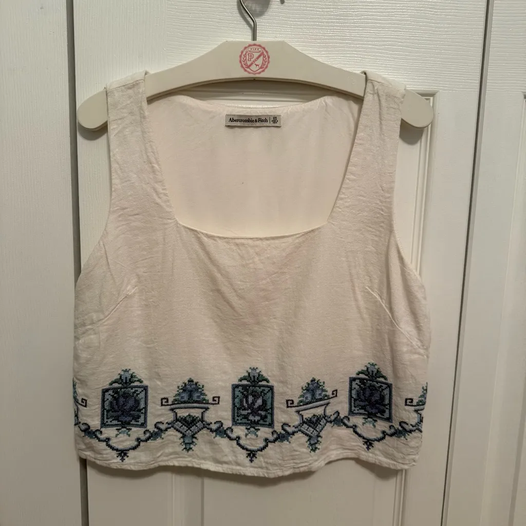 Abercrombie & Fitch Linen Blend Embroidered Cross Stitch Top - Image 2