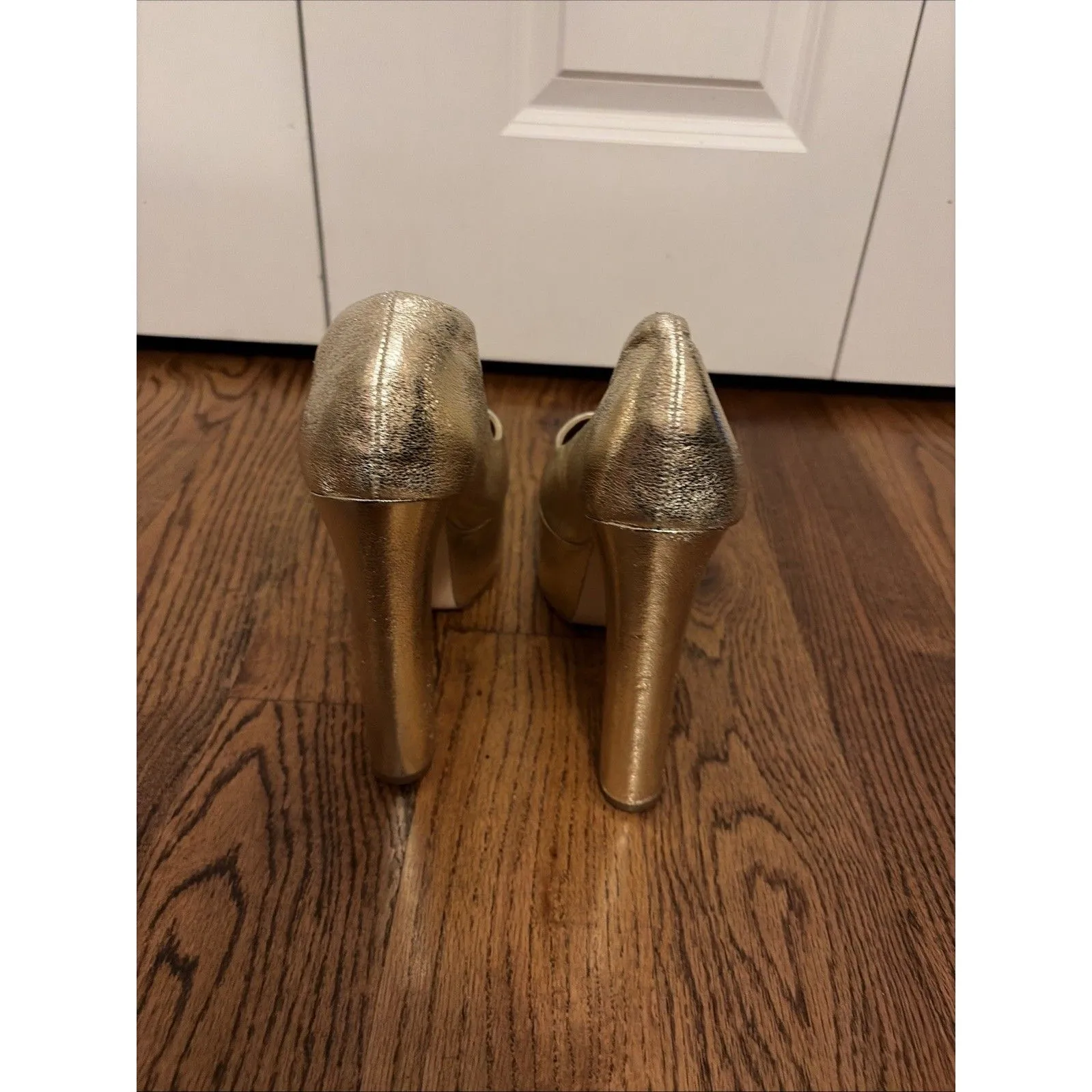 Just Fab Women's Perry Extreme Gold Platform Pump Size 11 - Image 4