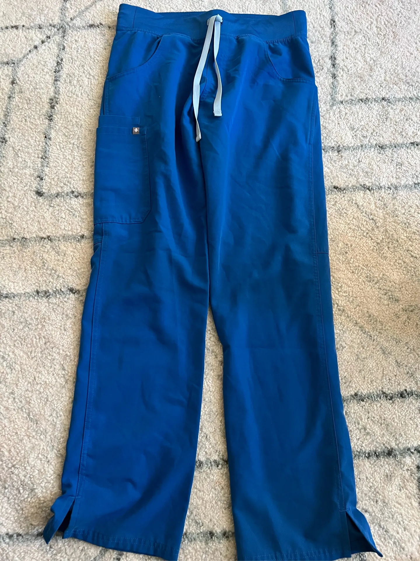 Figs Women’s Royal Blue Scrub Set Size Small Kade Cargo And Casma Top PO1657 - Image 3