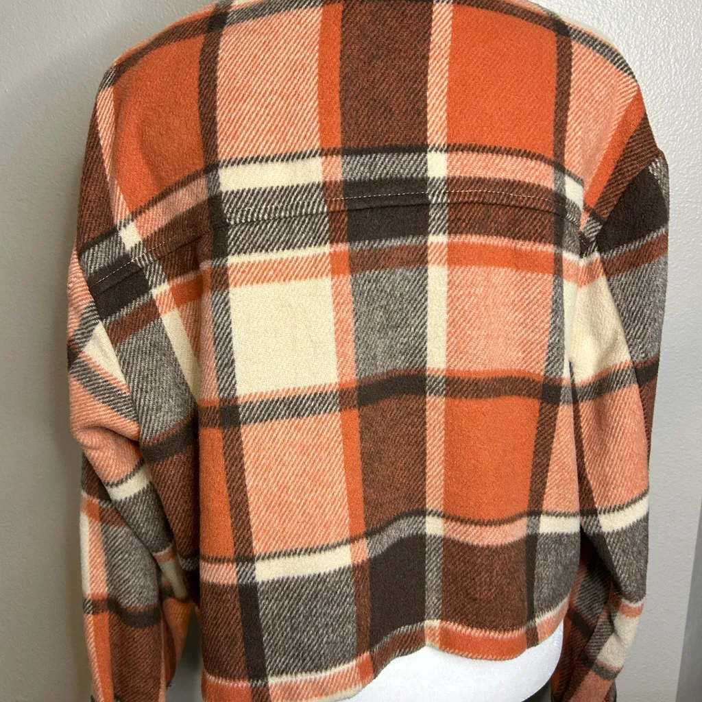 FOR THE REPUBLIC Cropped Plaid Shacket - Image 2