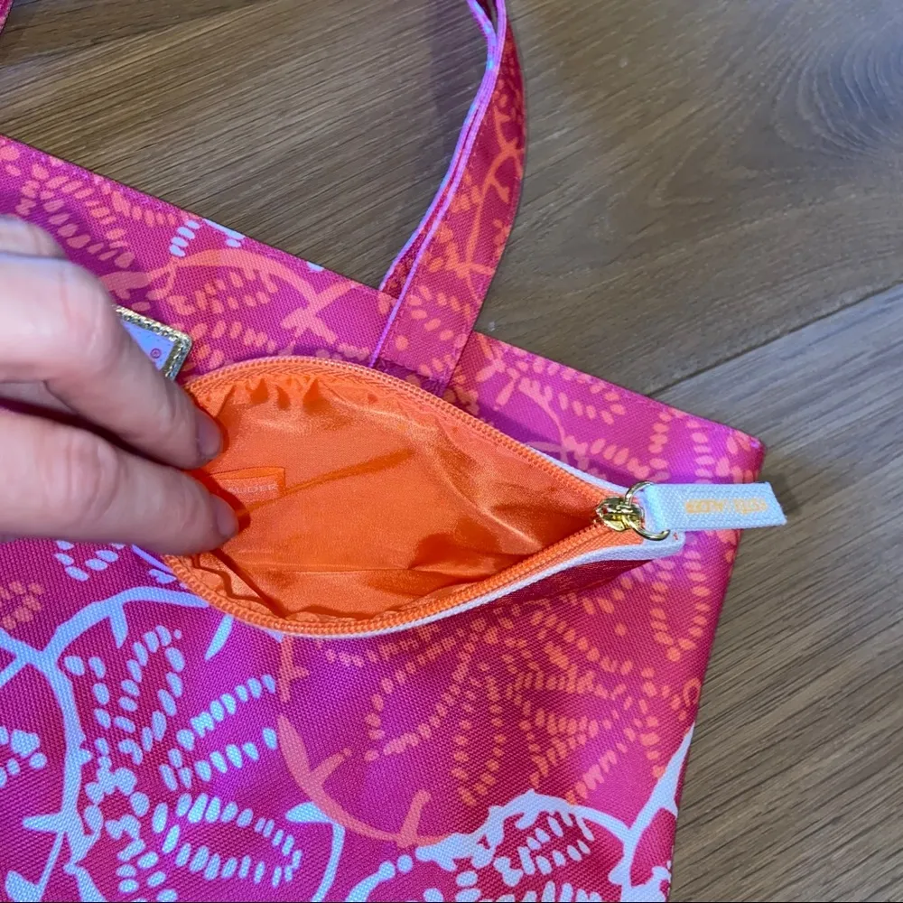 Lilly Pulitzer Sand Dollar Beach Bag set - Image 3