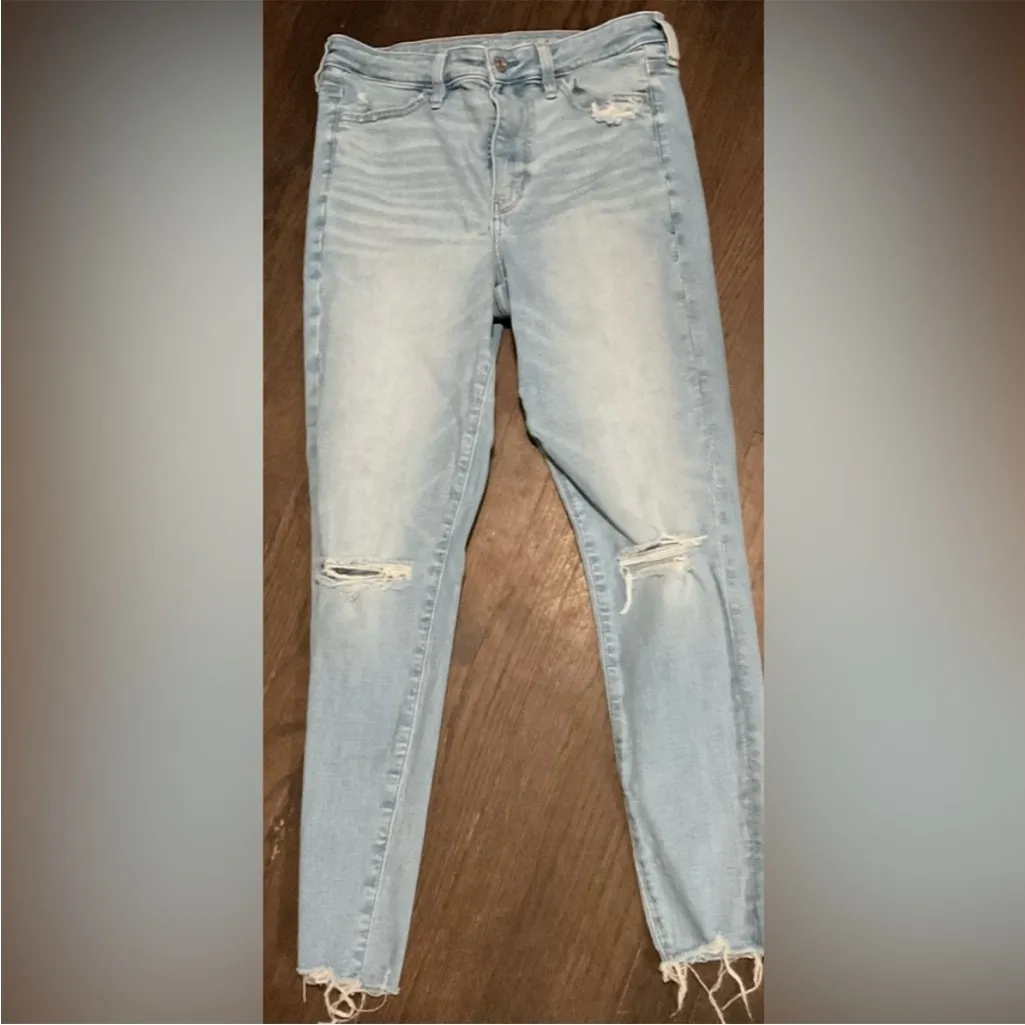 American Eagle Outfitters Light Wash Blue Ripped Skinny Jeans Raw Hem Distrissed - Image 2