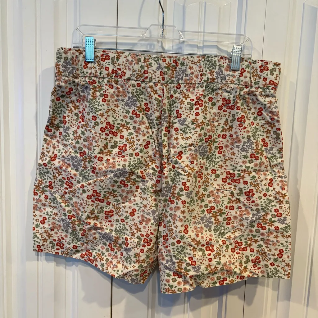 Signature By Levi Strauss Floral Shorts Size XL - Image 2