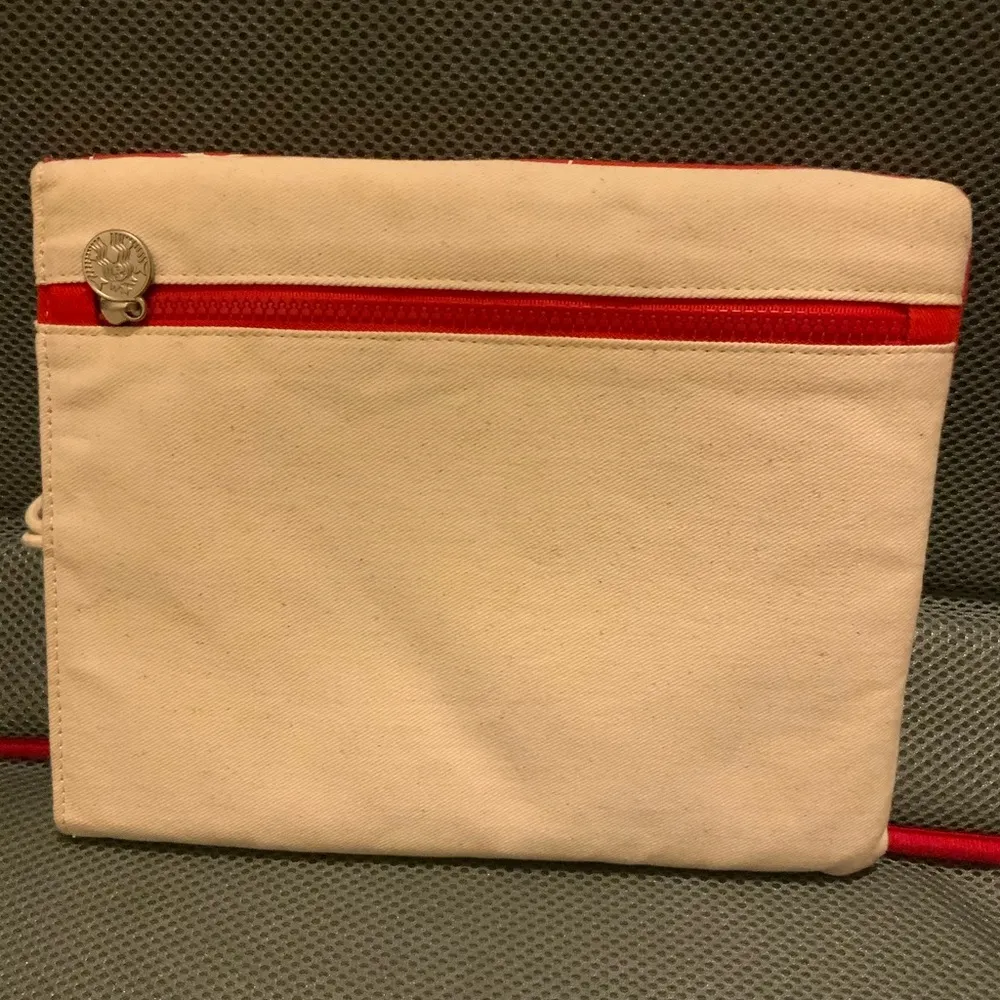 Starbucks A rare I-pad/tablet case ššššššš - Image 4