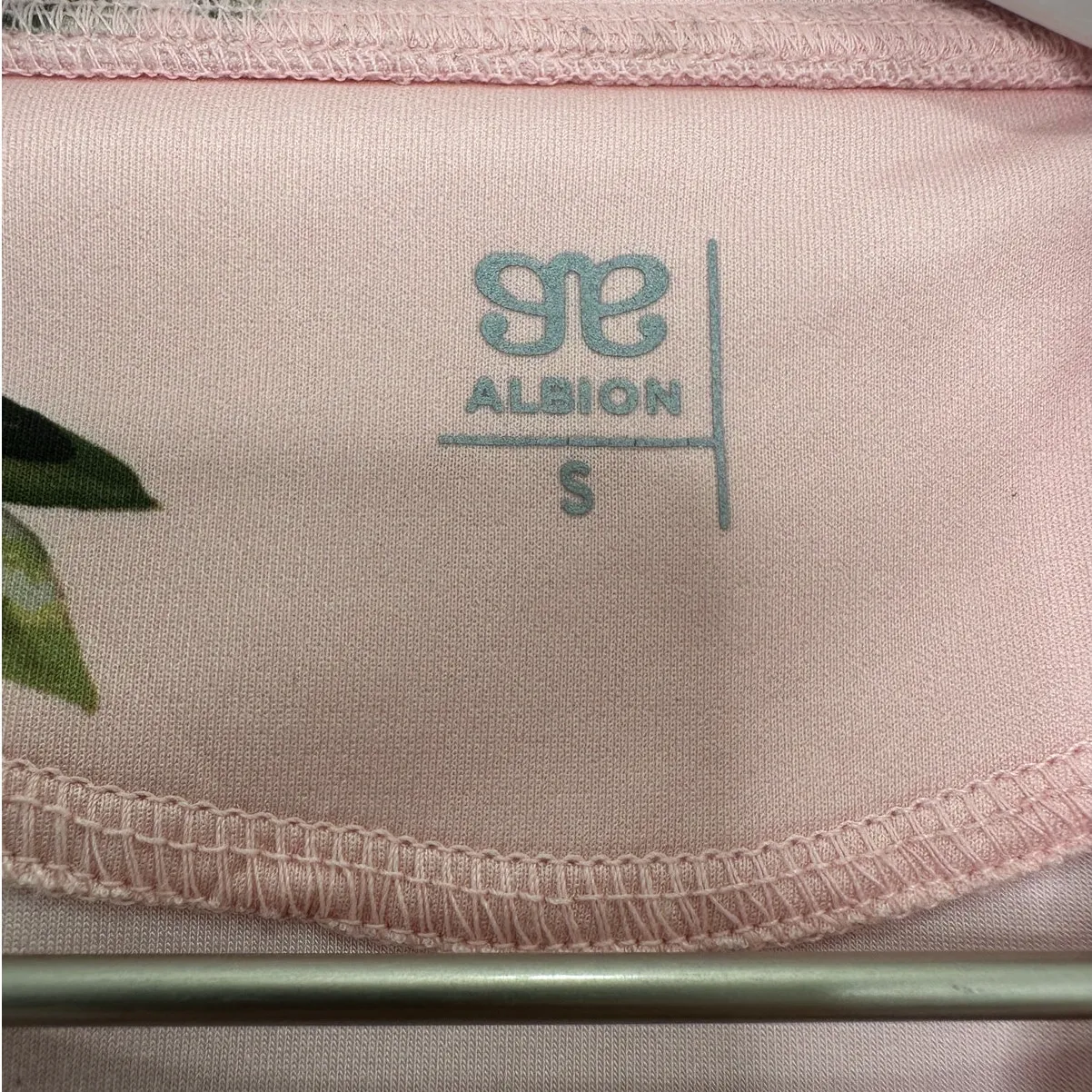 Albion Fit Neo Cropped Sweater Pink Floral Long Sleeve Size Small - Image 5