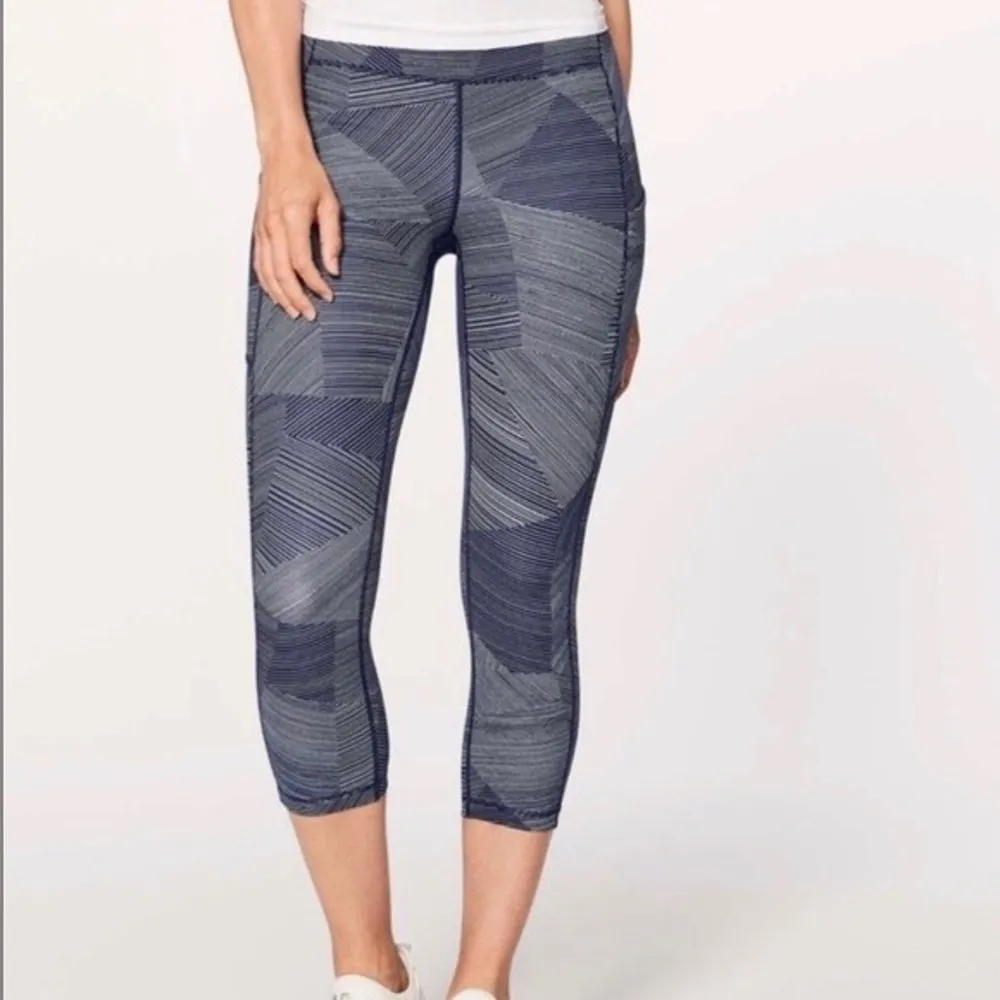 Lululemon Speed Up Crop (21") Etch Hail Midnight Navy - Image 7
