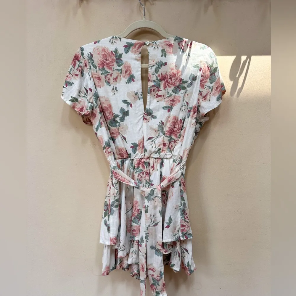 altard state floral romper, short sleeve, V neck, tie back - Image 2