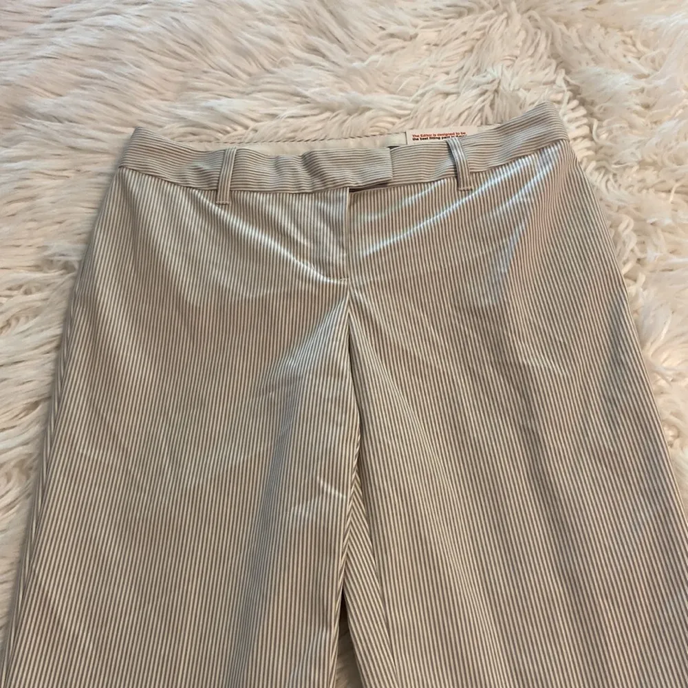 EXPRESS Editor Low Rise Straight ThroughHip Crop Panta/Shorts size 0 brand new - Image 12