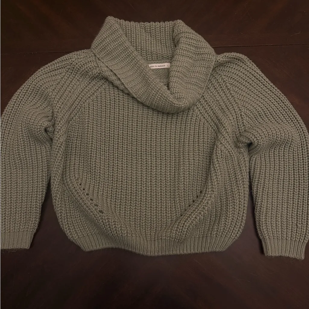 Cozy Knit Turtleneck Sweater in Olive Green Size L - Image 5