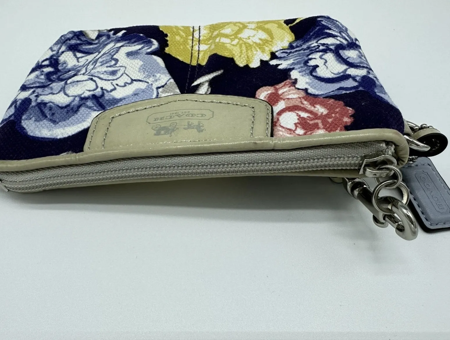 Coach  Wristlet - Image 6