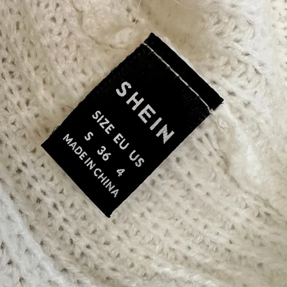 SHEIN Bell Sleeve Cropped Chunky Sweater - small - Image 5