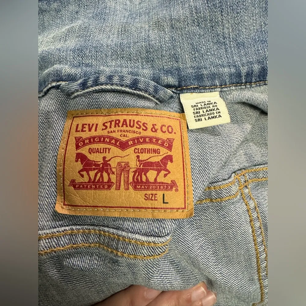 Levi's Women’s Blue Jean Denim  Jacket Size L - Image 5