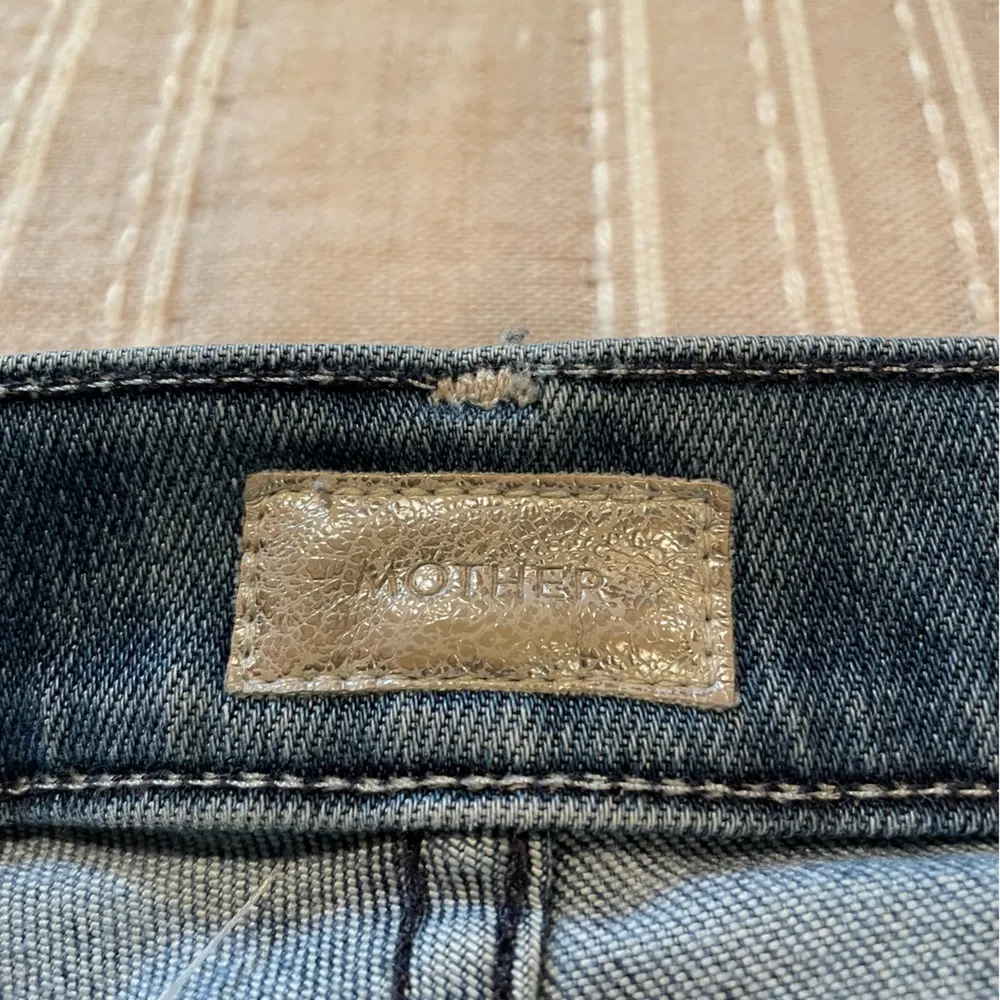 MOTHER The Vamp Fray Mid Rise Skinny Jeans in Crack The Whip 25 - Image 7